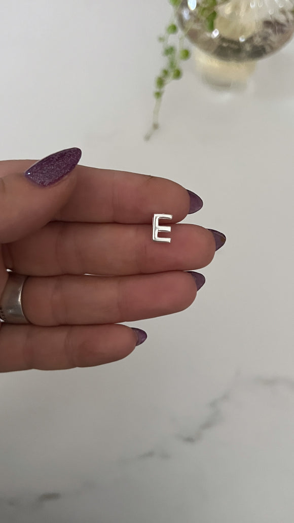 Dijes Plata 925 . Letra