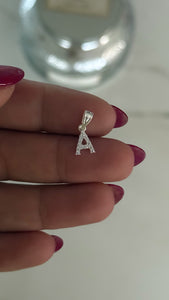 Dijes Plata 925 . Letra Brillantes